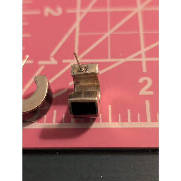 Vintage Chunky 925 Sterling Silver Onyx Inlay Half Hoop Post Earrings - Picture 3 of 7